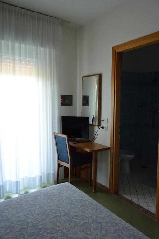 Hotel Paris 리그나노 사비아도로 외부 사진
